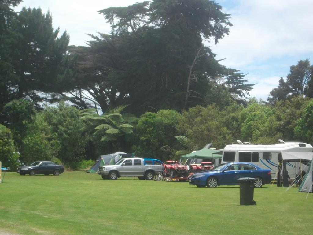 Karamea Holiday Park ภายนอก รูปภาพ
