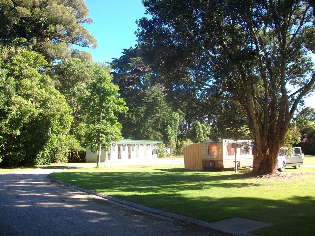 Karamea Holiday Park ภายนอก รูปภาพ